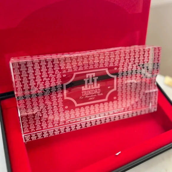 Trinidad cuban cigar company glass ashtray - Picture 3 of 3